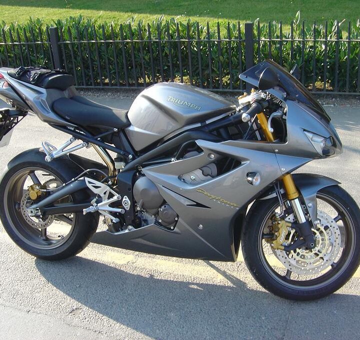 Triumph Daytona 660: The Best Features of This New Bike