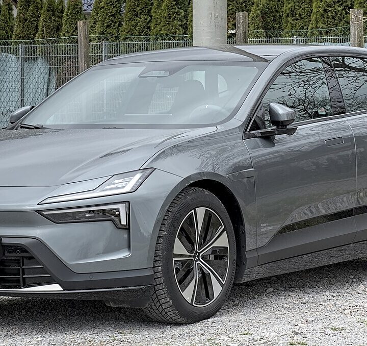 Polestar 4 SUV: The Smart Family Choice Amid Losses