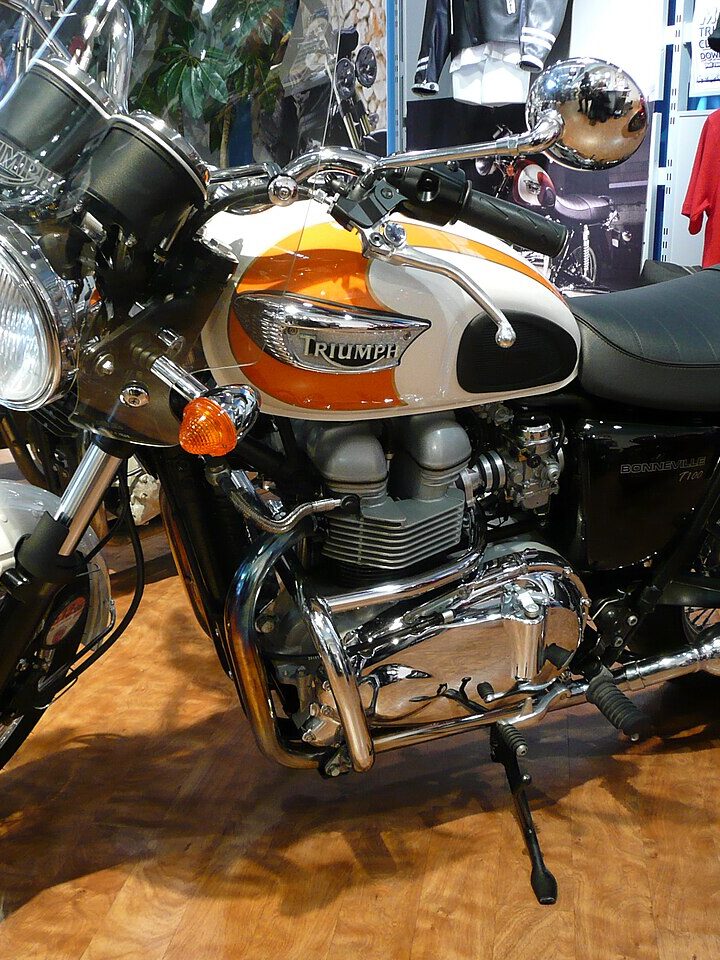 Triumph Bonneville 400: The Best Teaser for Motorcycle Fans